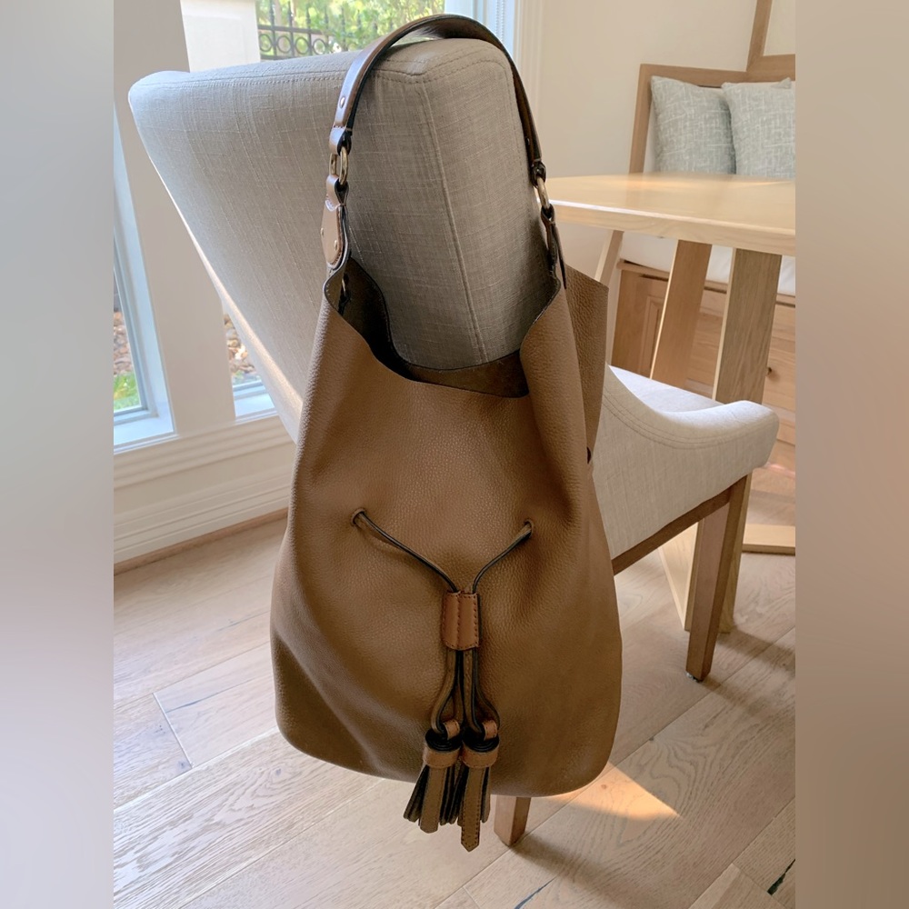 Burberry Ashby caramel hobo bag + pouch. Great for everyday and work. - Picture 2 of 13